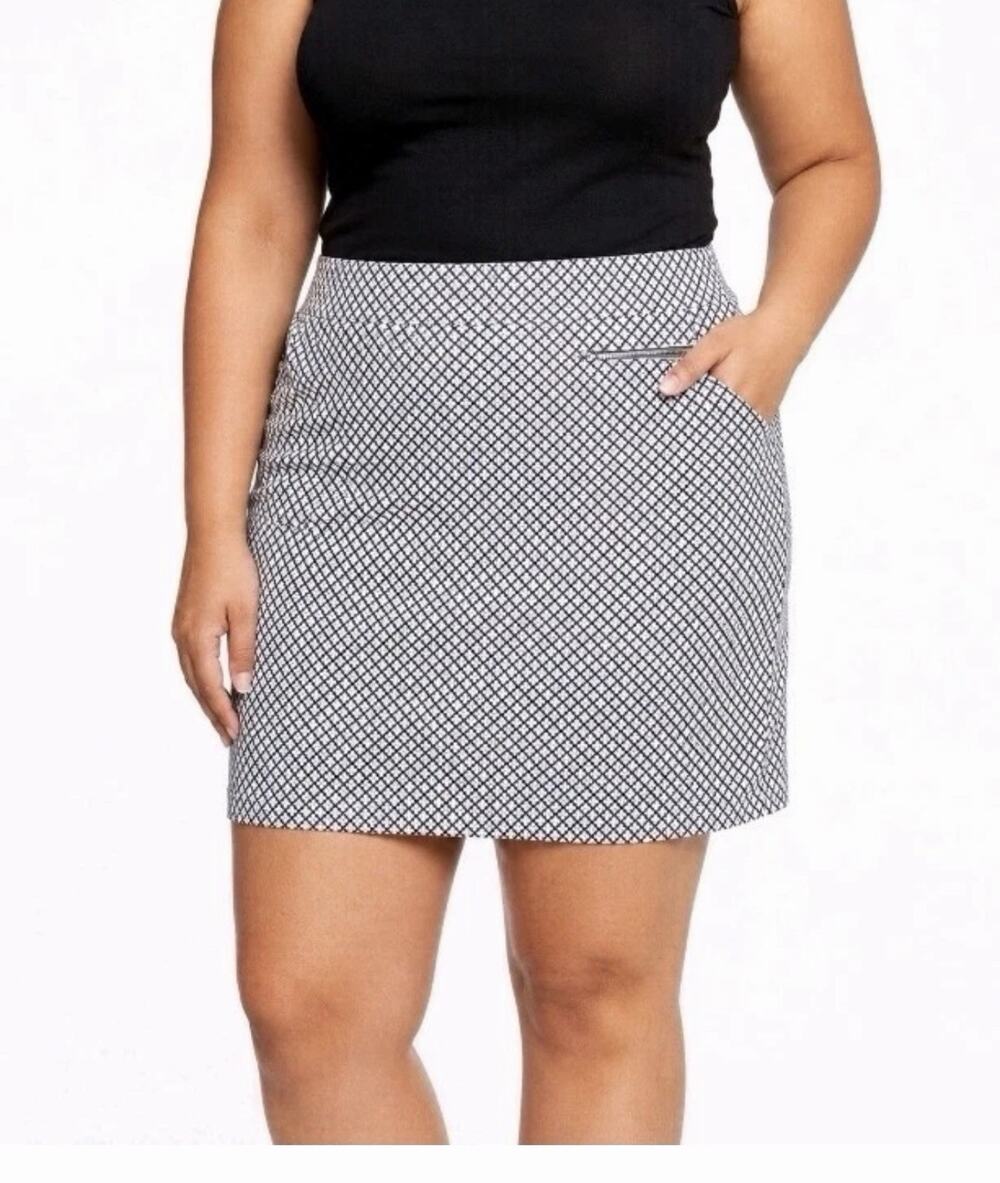 up! Women's White/Black Skort S Golf Pull-On Pockets Tummy Control Geometric